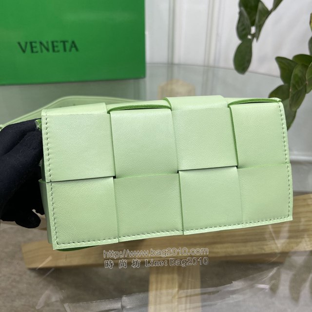 Bottega veneta高端女包 KF0015牛油果色 寶緹嘉CAEESTTE腰包 BV經典款手工編織手包腰包胸包斜挎包  gxz1212